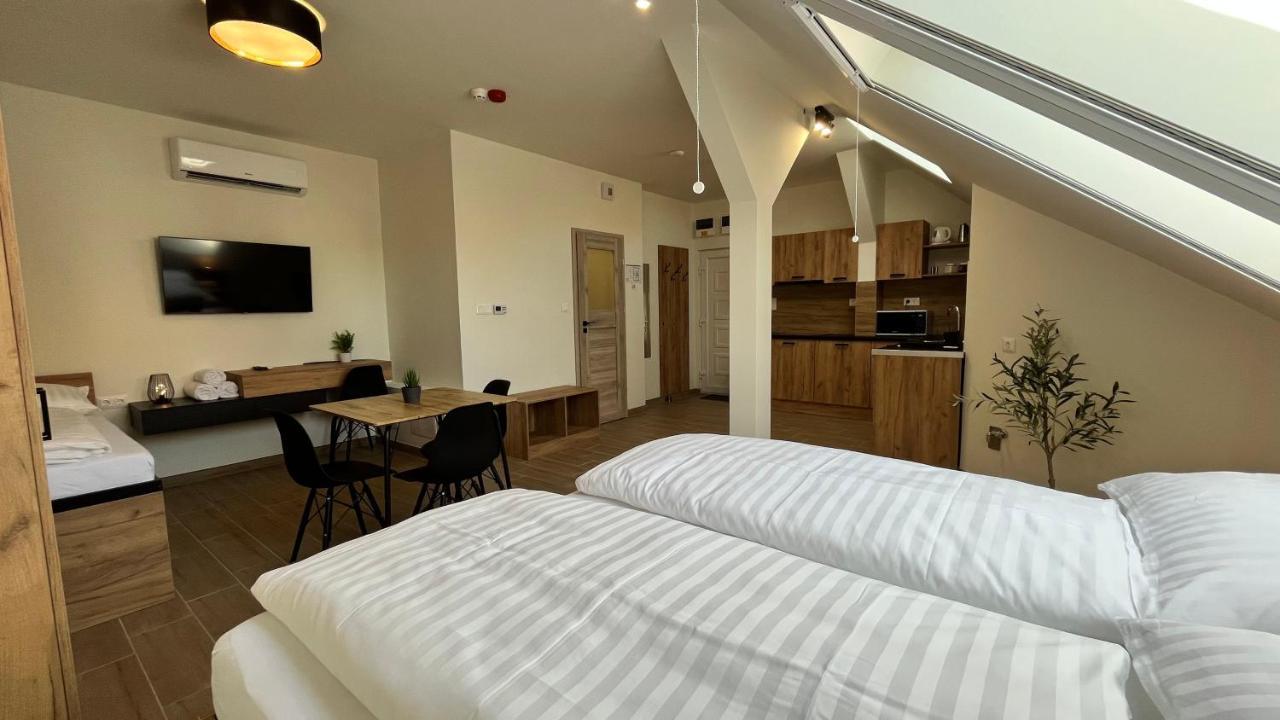 Rezidex Apartmanhaz Szeged Eksteriør bilde